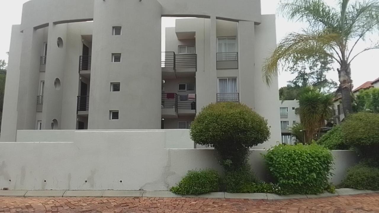 The Apartment On Katherine Street In Central Sandton โจฮันเนสเบิร์ก ภายนอก รูปภาพ